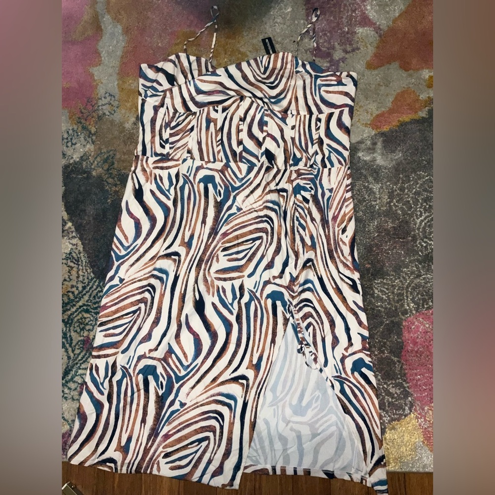 PrettyLittleThing Plus Blue Zebra Print cowl Ruched Side Midi Dress NWT bodycon - Picture 3 of 6